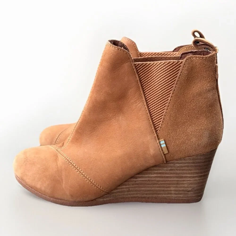 TOMS Kelsey Women's Tan Oiled Nubuck Suede Wedge Chelsea Ankle Booties Size 8